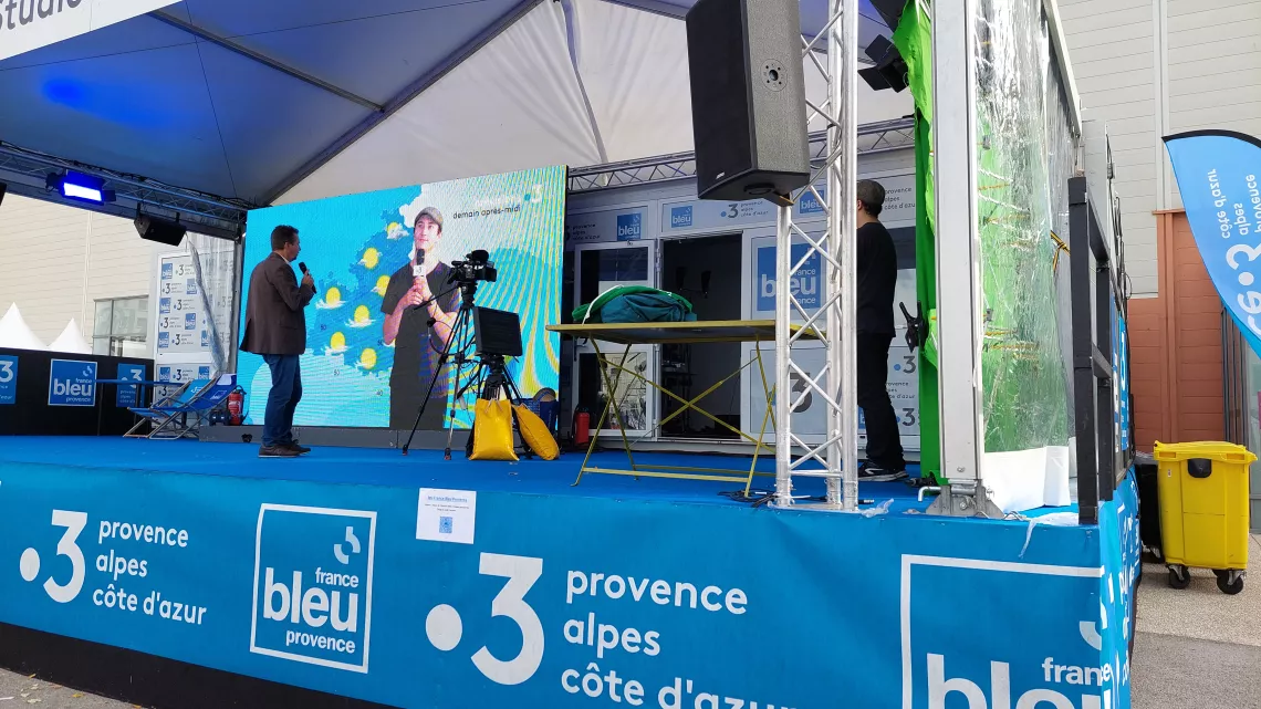 Stand France 3 / France Bleu à la Foire de Marseille