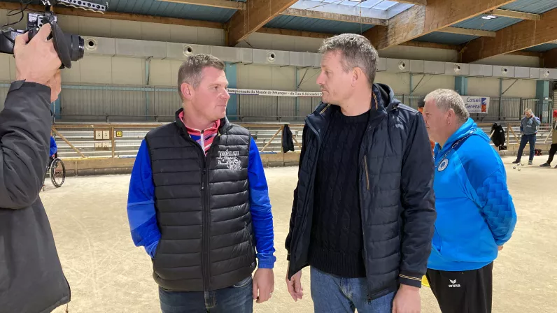 La tête à l'endroit spéciale pétanque