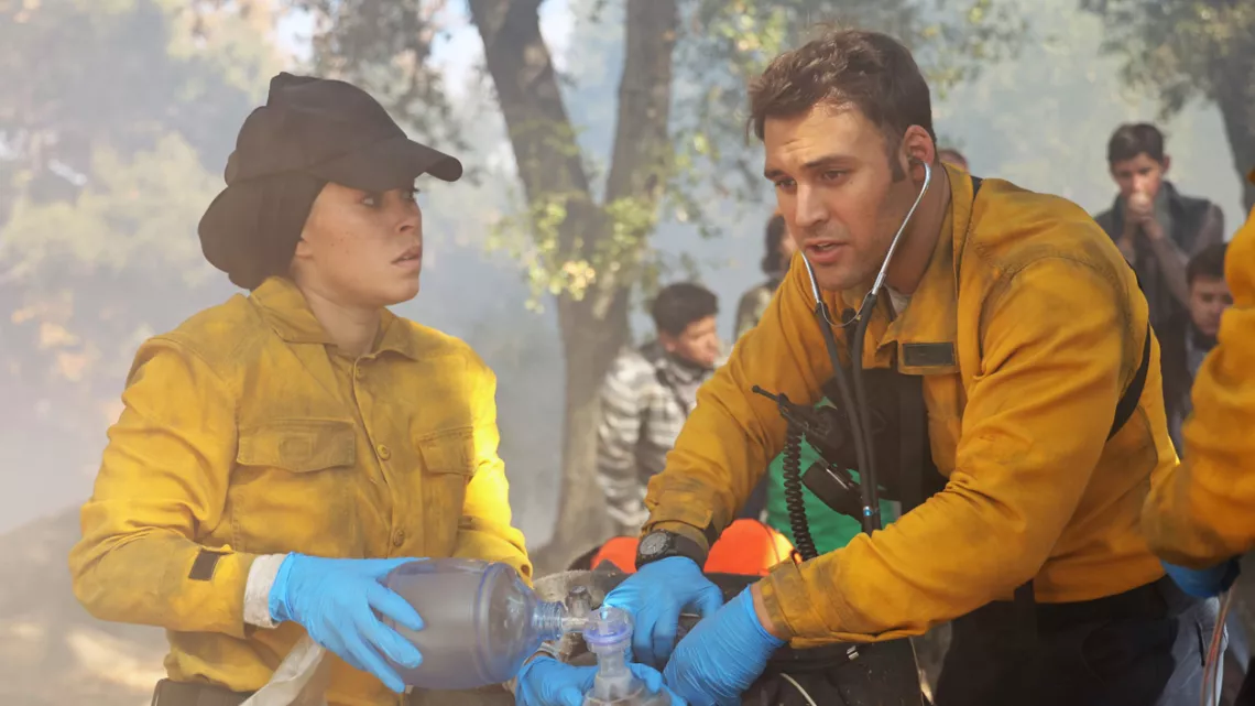 Copyright Fox Stars Natacha Karam, Ryan Guzman Serie 9-1-1 : Lone Star - Saison 2