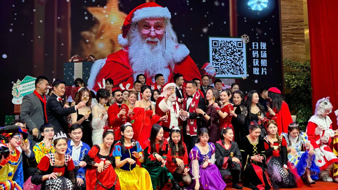 Enquêtes de région, le mag - Le Père Noël vosgien en Chine © Inès Pons-Teixeira - FTV
