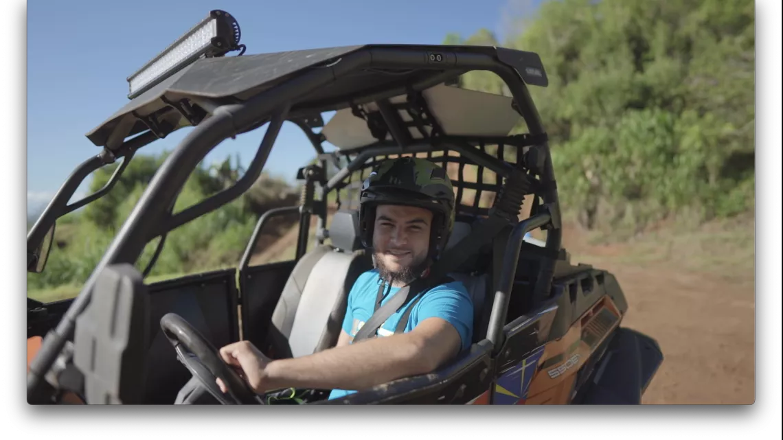 MASCARENA, L’ILE INTENSE Le 1er jeu d’aventure 100% réunionnais 3 candidats, 1 gagnant 1 objectif, venir en aide à des associations caritatives  1 décor naturel, l’Ile Intense  Chaque émission se déroulera dans une commune différente de l’île, emmenée par le Game Master, Tony Boyer