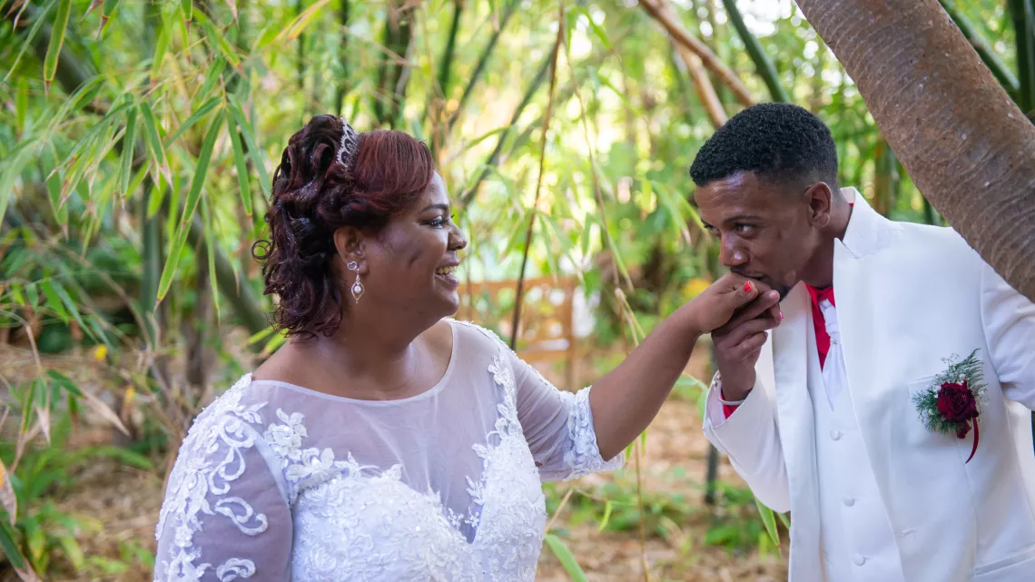 6 mariages et un témoin privilégié, Rocaya ! Le plus beau jour de leur vie en compétition sur Réunion la 1ère ! Épisode 2 : cette semaine, Rocaya nous convie aux noces de Béatrice et de Josué 
