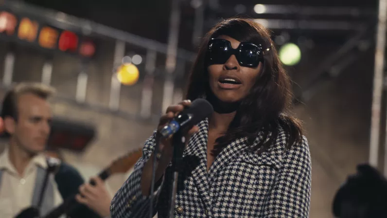 SIMPLY THE BEST : TINA TURNER EN HERITAGE © Entertain Me Publising LTD