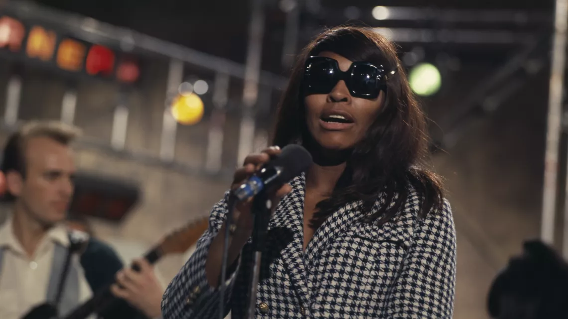SIMPLY THE BEST : TINA TURNER EN HERITAGE © Entertain Me Publising LTD