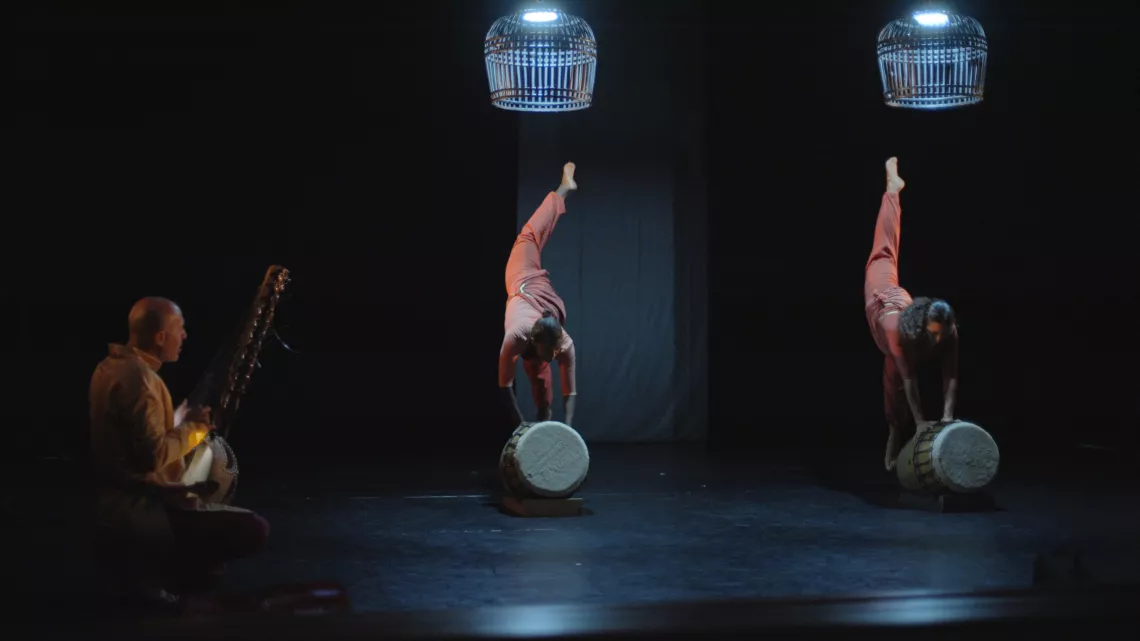 4 chorégraphes, 4 parcours, 4 identités et 4 créations différentes. Ou, comment 4 artistes réunionnais œuvrent pour transmettre leur vision du monde par la danse.