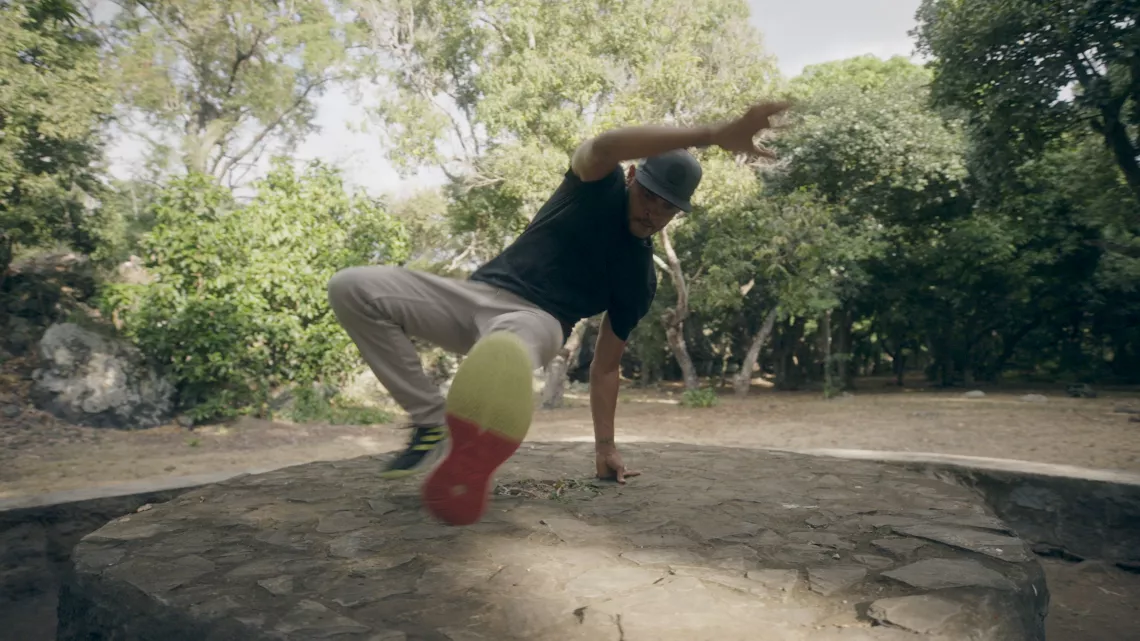 4 chorégraphes, 4 parcours, 4 identités et 4 créations différentes. Ou, comment 4 artistes réunionnais œuvrent pour transmettre leur vision du monde par la danse.