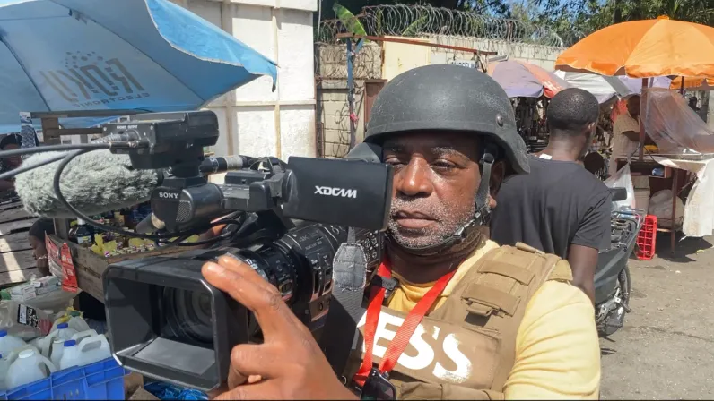 Caraïbes, le mensuel : Journaliste, métier à haut risque en Haïti