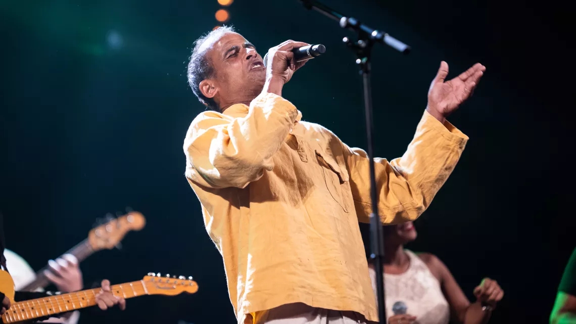 Une fête annuelle qui célèbre cette année ses 40 ans et qui est devenue l’événement culturel le plus fréquenté de l’année. La fête de toutes les musiques sur Réunion la 1ère c’est du 21 au 24 juin. Cette fête est à l’image de la place de la musique dans nos vies, spontanée, vivante, omniprésente. Réunion la 1ère marque une nouvelle fois son indéfectible attachement à la musique en réaffirmant son soutien à cette manifestation fédératrice et populaire, qui fête cette année ses 40 ans avec un planning riche e