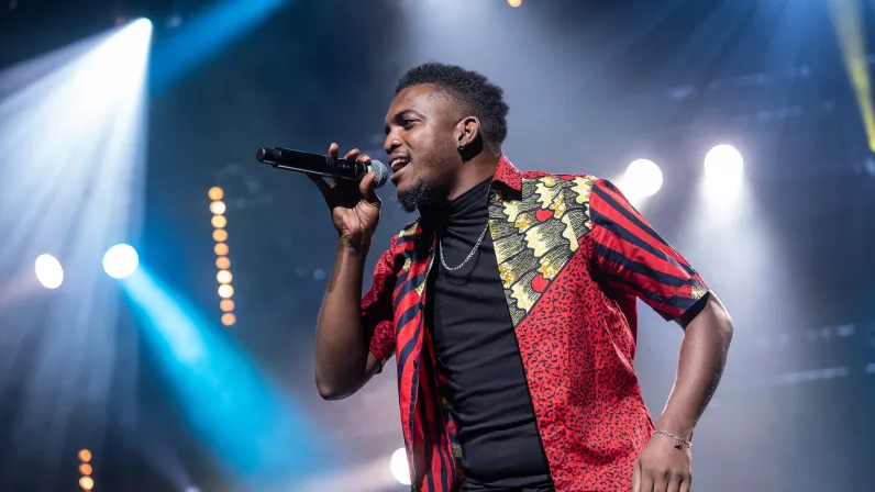 Une fête annuelle qui célèbre cette année ses 40 ans et qui est devenue l’événement culturel le plus fréquenté de l’année. La fête de toutes les musiques sur Réunion la 1ère c’est du 21 au 24 juin. Cette fête est à l’image de la place de la musique dans nos vies, spontanée, vivante, omniprésente. Réunion la 1ère marque une nouvelle fois son indéfectible attachement à la musique en réaffirmant son soutien à cette manifestation fédératrice et populaire, qui fête cette année ses 40 ans avec un planning riche e