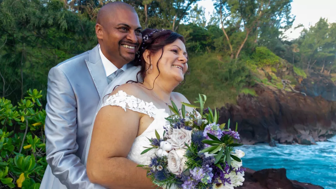 6 mariages, 6 histoires et un témoin privilégié, Rocaya ! @Reunionla1ère  Lamour lé dou fait sa rentrée sur Réunion la 1ère. Rocaya signe son retour le vendredi 07 février 2025 dès 19.50 pour une nouvelle saison placée sous le signe de l’émotion.  Vendredi 7 février 2025   Mariage 1 : Johanne & Johan Quand Johan rencontre Johanne leur histoire d’amour prend immédiatement une tournure passionnée. 