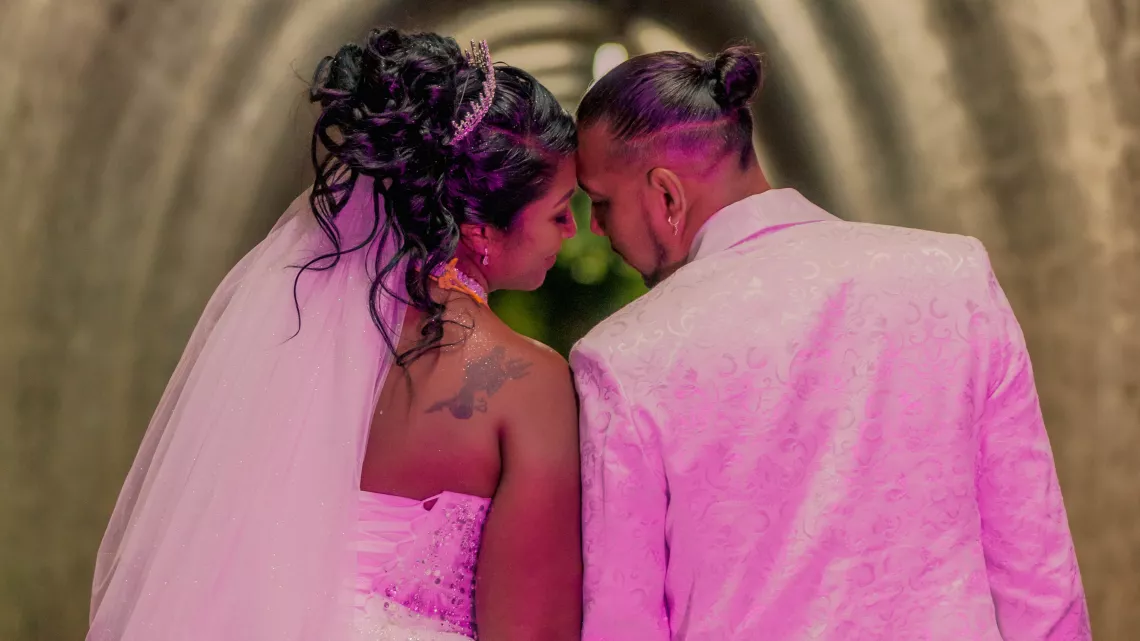 Ce soir, Rocaya nous invite au mariage de  Laurencia et Brice et c'est l’occasion de fêter la Saint-Valentin sous le signe de l'amour, de la passion et du romantisme selon les traditions tamoules. L' émotion est au rendez-vous 