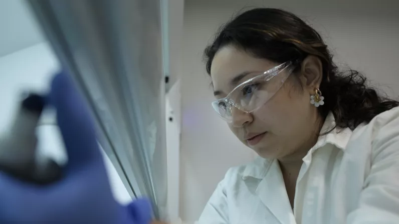 LES NOUVEAUS DEFIS SAISON 4 Les Nouveaux Défis, votre rendez-vous avec l’économie de l'île sur Réunion la 1ère.  Chaque mois, Stéphanie Joannès vous invite dans les coulisses des entreprises et des industries de notre île à la découverte des secrets de la production locale et à la rencontre des hommes et des femmes qui font vivre l’économie.