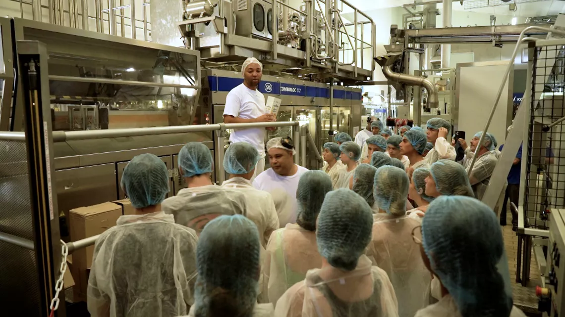 Les Nouveaux Défis, votre rendez-vous avec l’économie de l’île sur Réunion la 1ère . Chaque mois, Stéphanie Joannès vous invite dans les coulisses des entreprises et des industries de notre île à la découverte des secrets de la production locale et à la rencontre des hommes et des femmes qui font vivre l’économie. Portraits, métiers, innovation, économie circulaire, environnement, vous le verrez, les défis à relever sont nombreux dans nos entreprises locales. Un magazine proposé par l’ADIR, avec le soutien 