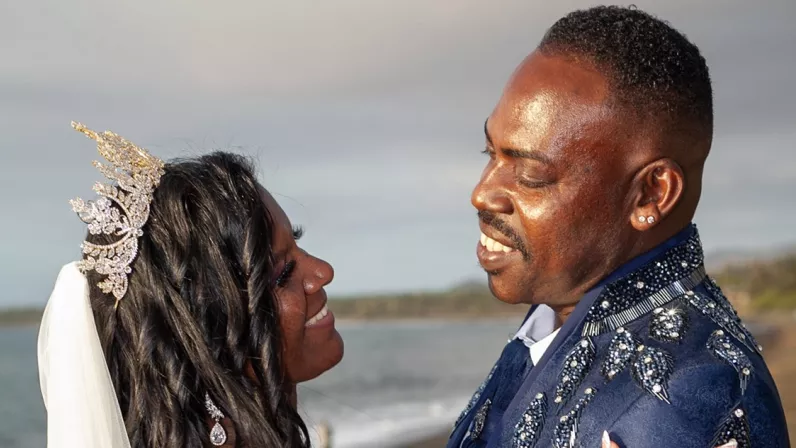 Vendredi 21 février 2025 @Reunionla1ère, Rocaya nous invite au mariage de  Lorinda  etThierry. Pour eux la magie de l’amour a opéré sur le plus beau  balcon de notre île : Le Maïdo  