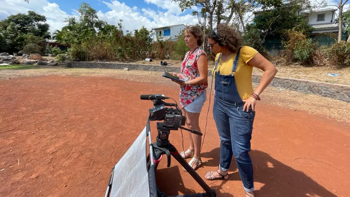 Et si le maloya, la musique emblématique de La Réunion, se conjuguait au féminin ? Au gré de quatre portraits croisés, depuis leur île, les artistes Nathalie Natiembé, Christine Salem, Kaloune et Dilo (Eat My Butterfly), quatre héroïnes, quatre femmes charismatiques et libres, font bouger les lignes de la musique et celles de de la société créol