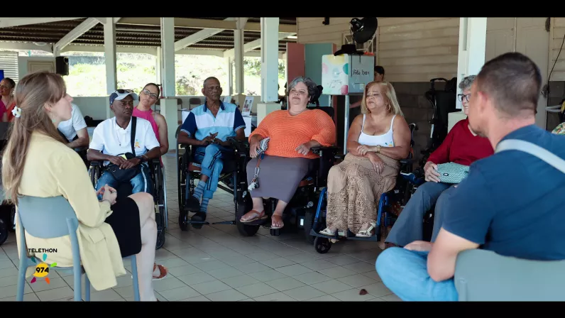 La Télé : Appels aux dons, des témoignages forts avec Dr François Cartault La Radio : Sans Tabou , Spécial Téléthon avec Léa Euphrosine