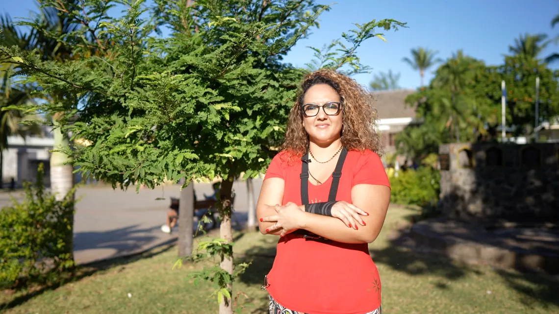 MASCARENA, L’ILE INTENSE Le 1er jeu d’aventure 100% réunionnais 3 candidats, 1 gagnant 1 objectif, venir en aide à des associations caritatives  1 décor naturel, l’Ile Intense  Chaque émission se déroulera dans une commune différente de l’île, emmenée par le Game Master, Tony Boyer