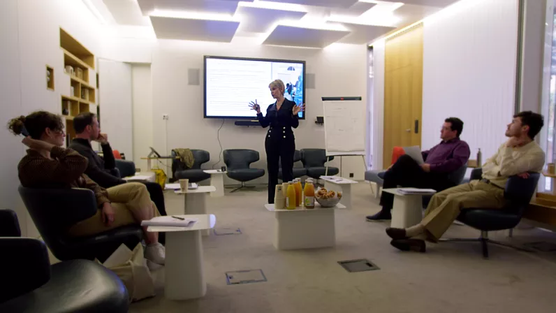 Nadia est devenue coach anti-burn out 