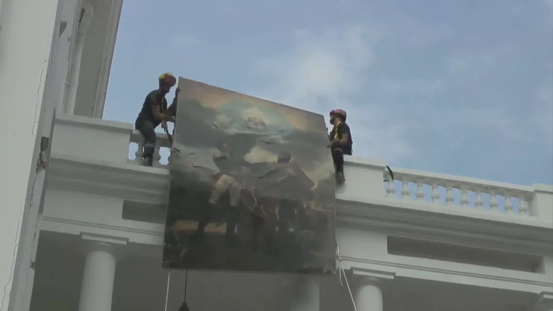 Le sauvetage du tableau Le Serment des Ancêtres en 2010 © ORTHEAL