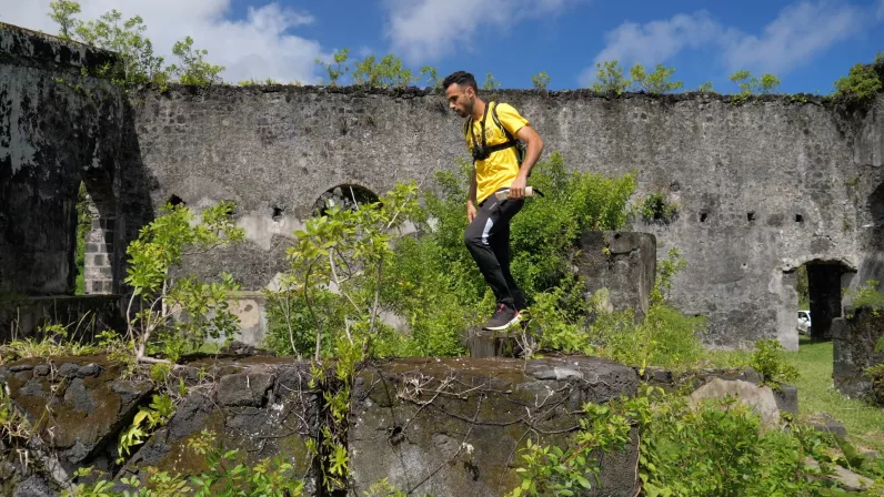 MASCARENA L’ILE INTENSE Le 1er jeu d’aventure 100% réunionnais 3 candidats, 1 gagnant, 1 objectif, soutenir des associations caritatives  1 décor naturel, l’Ile Intense / Episode 4 : Sainte-Rose & Saint-Philippe 