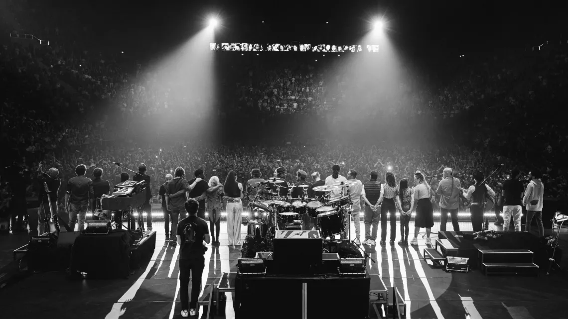Simplement inoubliable. Ce concert à l’Accor Arena de Paris restera comme l’un des plus grands moments de l’histoire d’un groupe qui a marqué celle de la scène française depuis les vingt-cinq dernières années…