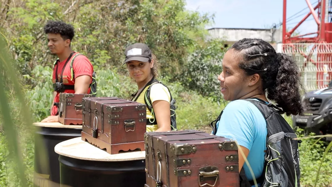 Pour ce troisième rendez-vous, Maurane, Aïna et notre jeune guest star péi, Clara, la chanteuse du succès « Kozmen domoune », devront à leur tour triompher des épreuves préparées par Tony.