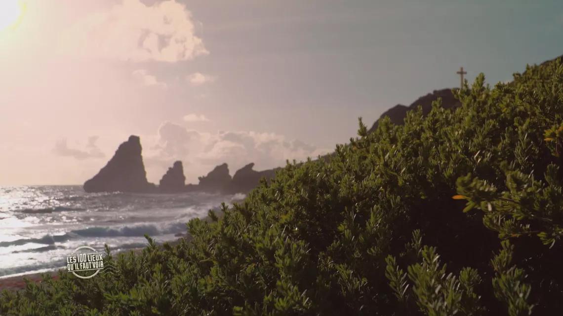 LA GUADELOUPE, DE LA SOUFRIERE A MARIE-GALANTE © Morgane production