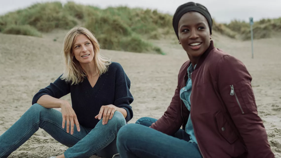 Alexia Barlier - Mariama Gueye