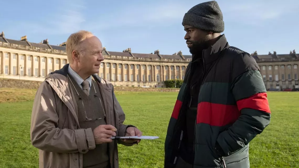Retour dans la magnifique ville de Bath pour de nouvelles enquêtes aussi complexes que déroutantes, toujours menées par la très ambitieuse capitaine McDonald et le timide et modeste lieutenant Dodds. 
