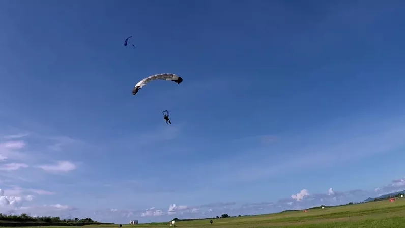 Les voltigeurs du lagon