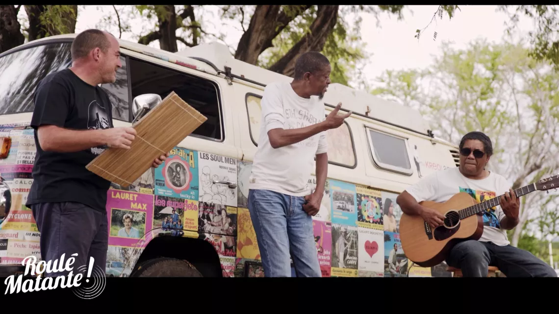 Réunion la 1ère en compagnie de Arno Bazin vous propose de sillonner les routes de La Réunion à la rencontre des piliers de la musique locale.