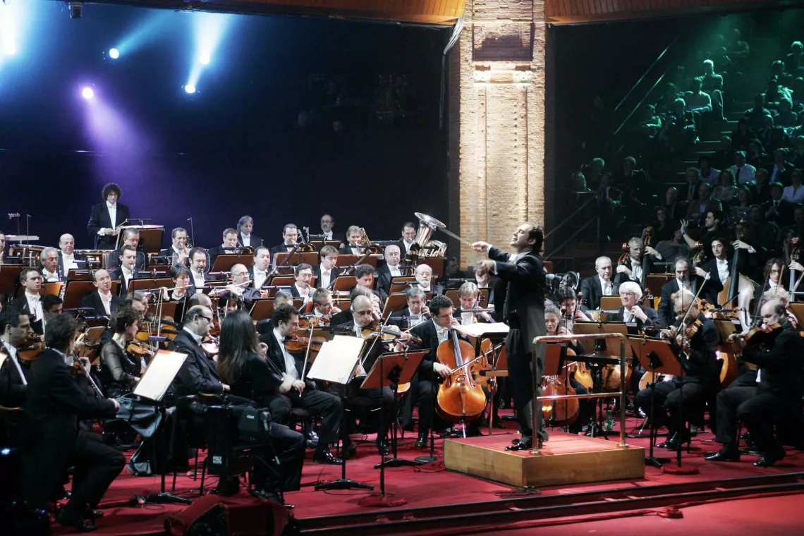 L’orchestre national du Capitole de Toulouse L’orchestre national du Capitole de Toulouse