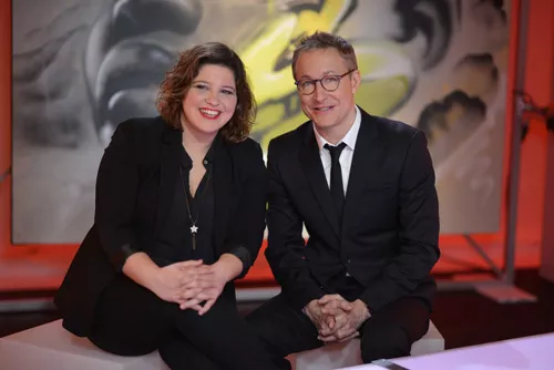 Le duo de présentateurs Marine Baousson et Alexandre Pesle