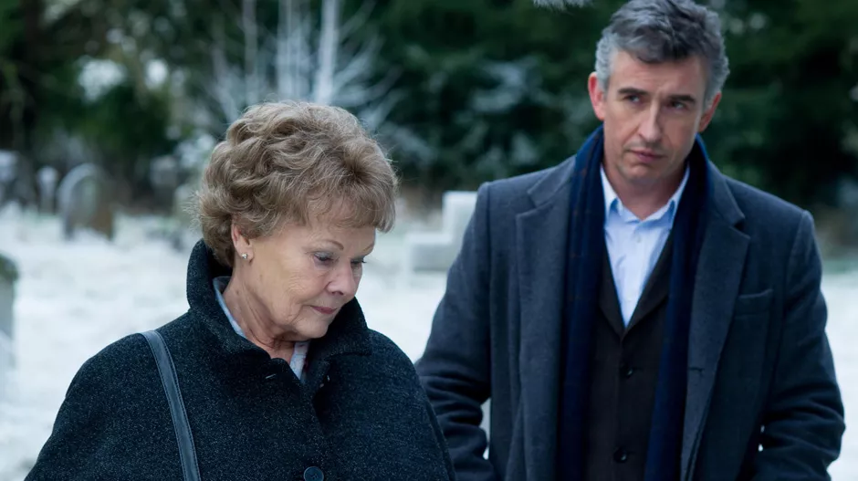 Judie Dench et Steve Coogan © Alex Bailey - BBC Films Judie Dench et Steve Coogan © Alex Bailey - BBC Films