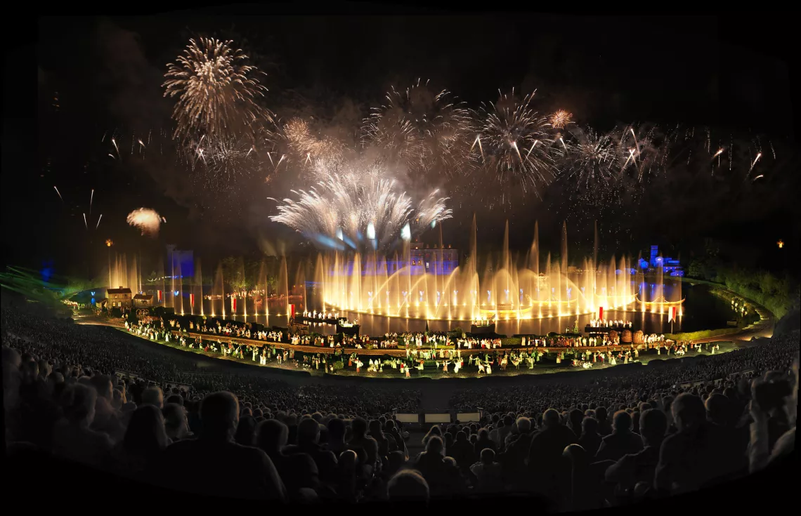 © Puy du Fou La Cinéscénie, le spectacle nocturne du Puy du Fou