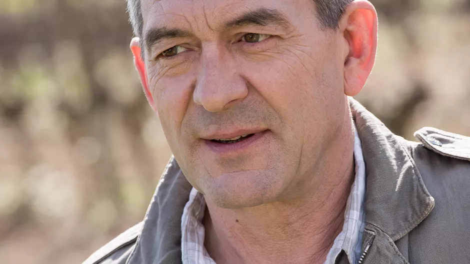UN SI GRAND SOLEIL : Victor Estrela (Bertrand Farge UN SI GRAND SOLEIL : Victor Estrela (Bertrand Farge)
