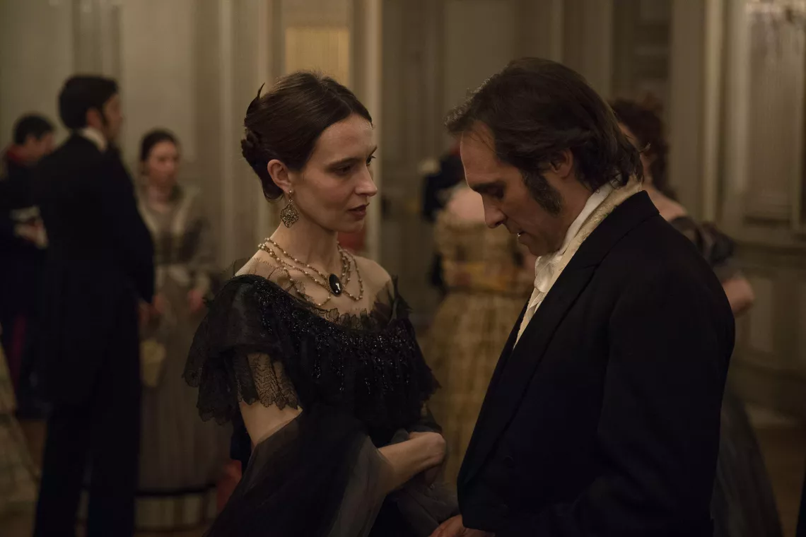 © Denis Manin / Quad Télévision / Point du jour / FTV VICTOR HUGO, ENNEMI D'ETAT