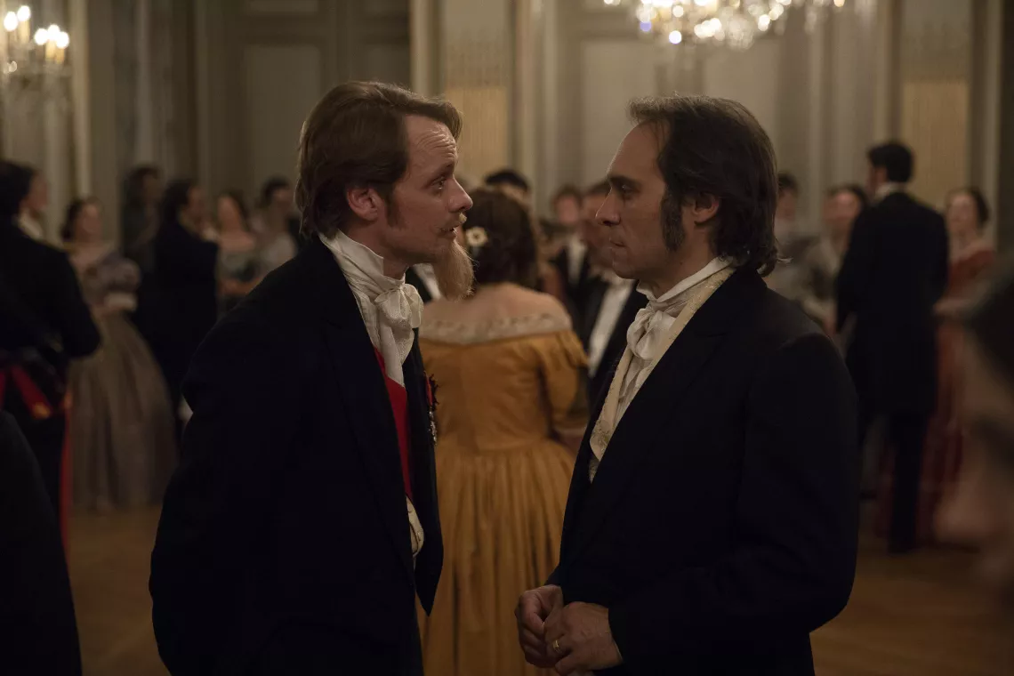 © Denis Manin / Quad Télévision / Point du jour / FTV VICTOR HUGO, ENNEMI D'ETAT