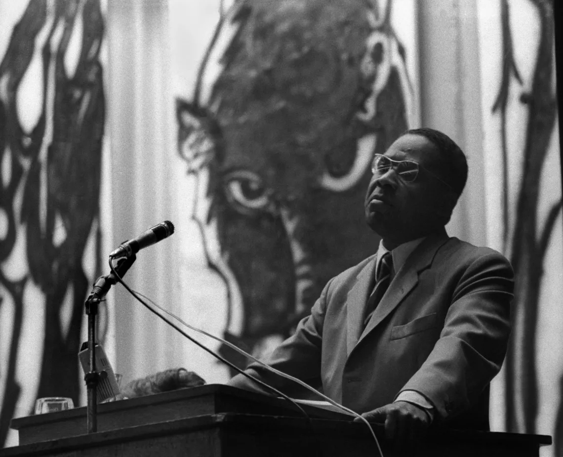 CÉSAIRE CONTRE ARAGON