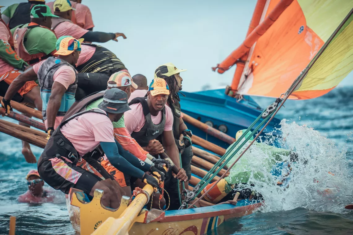 © Raphaël Bastide et Denis Bouton Tour de Martinique des Yoles Rondes 2022