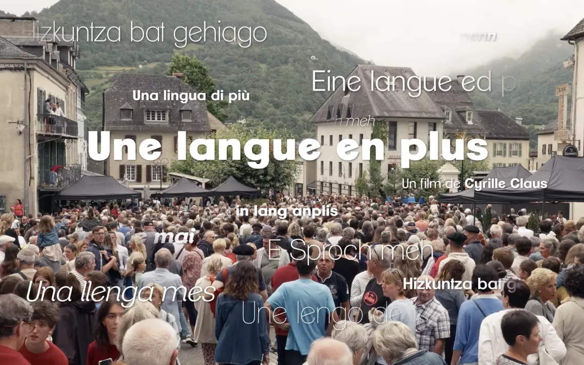 une langue en plus
