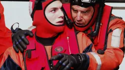 © TOUCHSTONE PICTURES / BEACON PICTURES COAST GUARDS