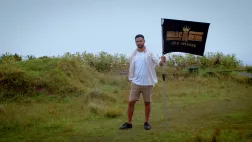 Pour ce cinquième épisode Tony embarquent  Eddy, Maïté et Valérie vers la Plaine des Cafres au cœur de magnifiques paysages authentiques où l’on pratique de différentes activités sportives : randonnées pédestres, balades équestres, VTT….. Puis ils rejoindront la Plaine-des-Palmistes qui est un havre de douceur avec de paysages grandioses avec notamment la très fréquentée cascade Biberon