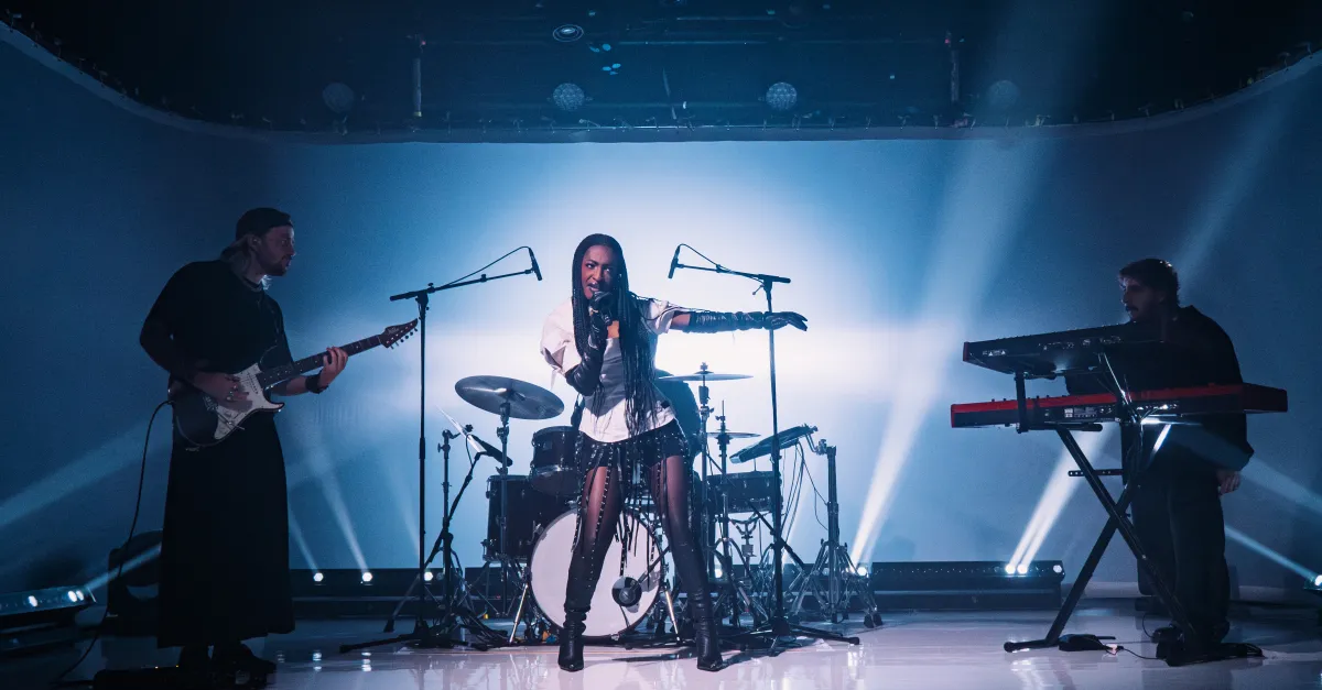 Basique les sessions - Ebony | FranceTvPro.fr