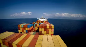 « En réalité, nous ne savons pas vraiment ce qu’il y a dans ces containers. Cela peut être n’importe quoi… », Razvan Adrianita, capitaine roumain du porte-containers Puelche, appartenant à un armateur allemand et naviguant sous pavillon du Liberia. 