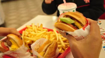 LA MALBOUFFE EN OUTRE-MER, UN PROBLEME DE POID