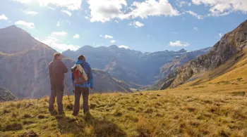 LG et son invité devant le cirque de Gavarnie