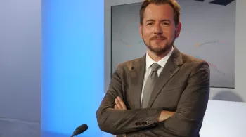 Sylvain Rouil présente Dimanche en Politique spécial Salon de l'agriculture