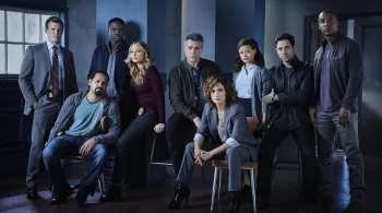 SHADES OF BLUE : UNE FLIC ENTRE DEUX FEUX