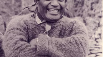 AU NOM DU PERE, DU FILS ET DES ESPRITS